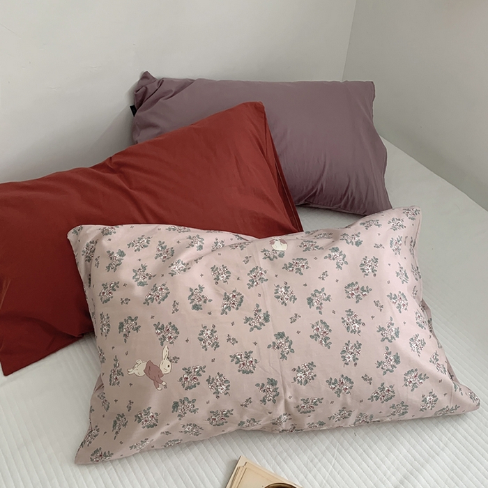 91家纺网 家纺一手货源 找家纺 柚可家居 2024新款纯棉40支色织纯色印花单枕套8 玫瑰粉紫