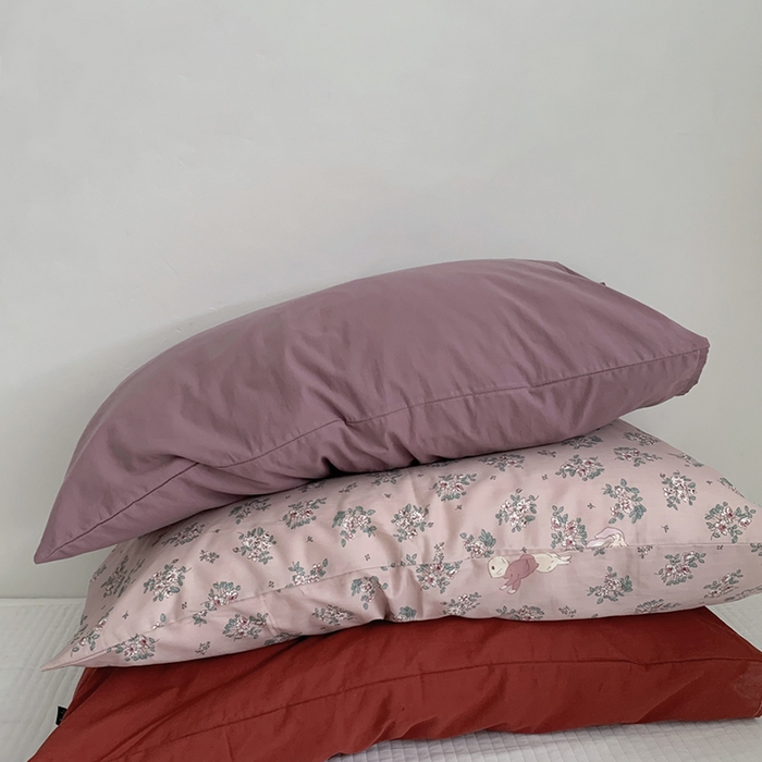 91家纺网 家纺一手货源 找家纺 柚可家居 2024新款纯棉40支色织纯色印花单枕套8 玫瑰粉紫