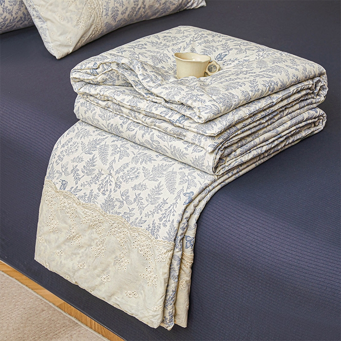 91家纺网 家纺一手货源 找家纺 Mata蔓塔家 2025新款春夏季蕾丝包边夏被三件套四件套 紫黛