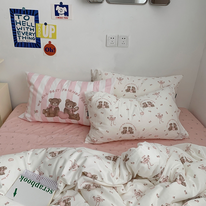 91家纺网 家纺一手货源 找家纺 柚可家居 2024新款40支纯棉活性印花四件套-小熊系列-实拍图第二组 恋爱小熊 蝴蝶结粉