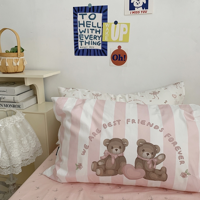 91家纺网 家纺一手货源 找家纺 柚可家居 2024新款40支纯棉活性印花四件套-小熊系列-实拍图第二组 恋爱小熊 蝴蝶结粉