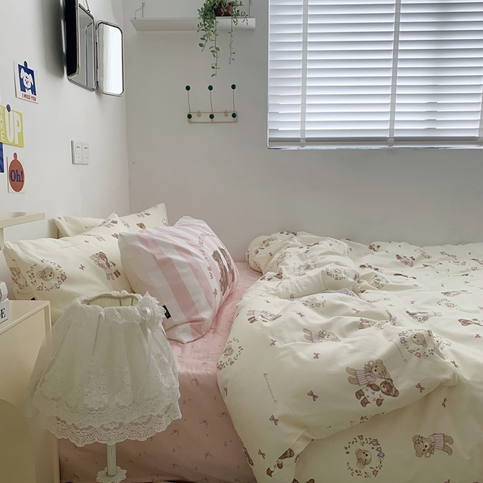 91家纺网 家纺一手货源 找家纺 柚可家居 2024新款40支纯棉活性印花四件套-小熊系列-实拍图第二组 奶油小熊蝴蝶结粉