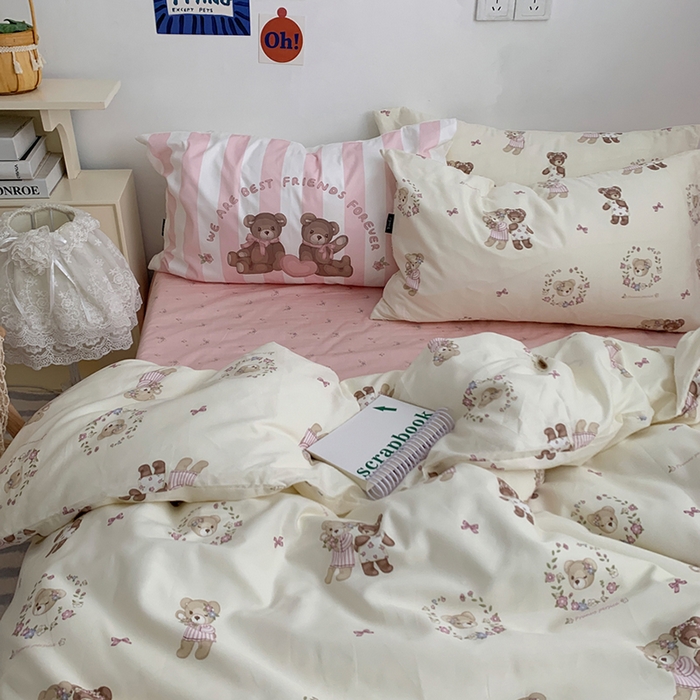 91家纺网 家纺一手货源 找家纺 柚可家居 2024新款40支纯棉活性印花四件套-小熊系列-实拍图第二组 奶油小熊蝴蝶结粉