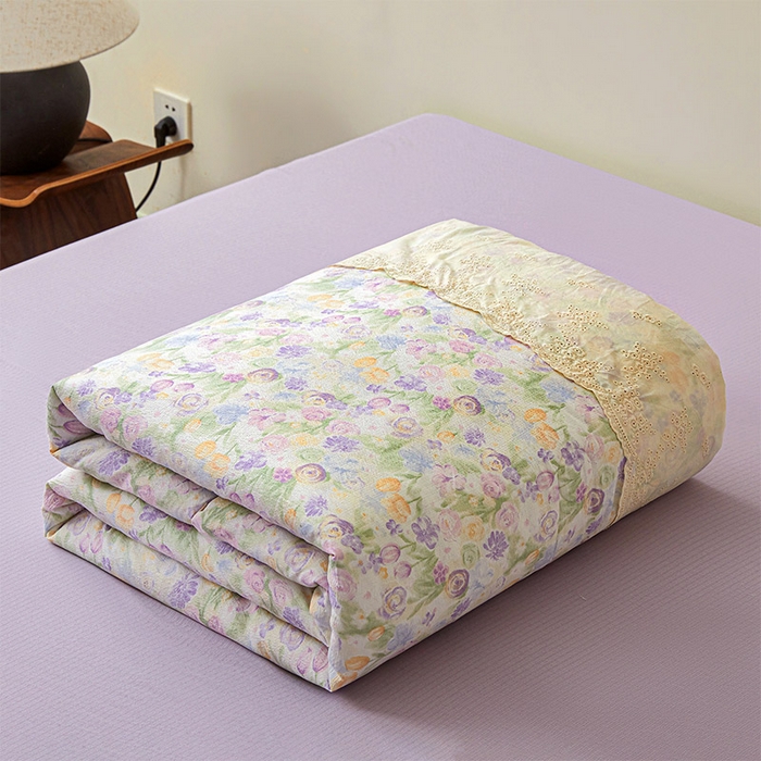 91家纺网 家纺一手货源 找家纺 Mata蔓塔家 2025新款春夏季蕾丝包边夏被三件套四件套 彩绘