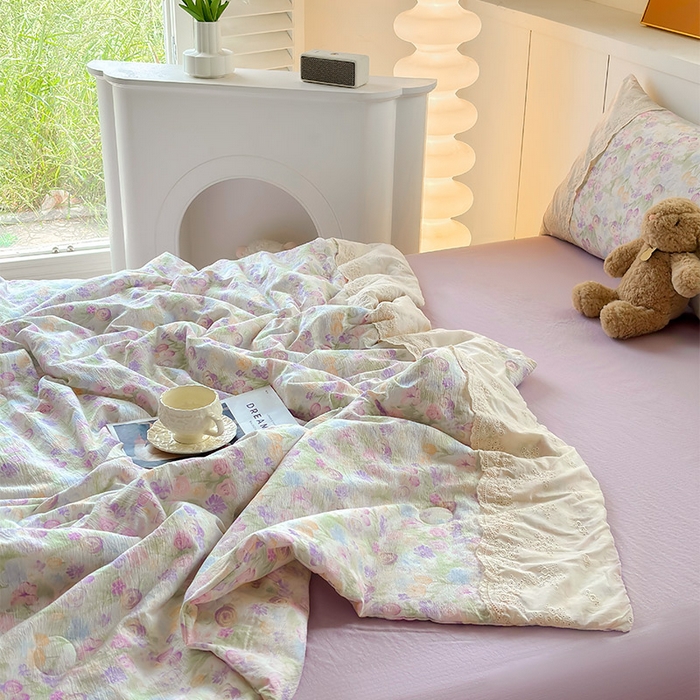 91家纺网 家纺一手货源 找家纺 Mata蔓塔家 2025新款春夏季蕾丝包边夏被三件套四件套 彩绘