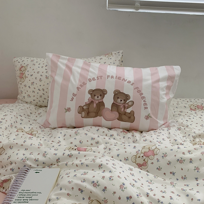 91家纺网 家纺一手货源 找家纺 柚可家居 2024新款40支纯棉活性印花四件套-小熊系列-实拍图第二组 碎花小熊-蝴蝶结粉