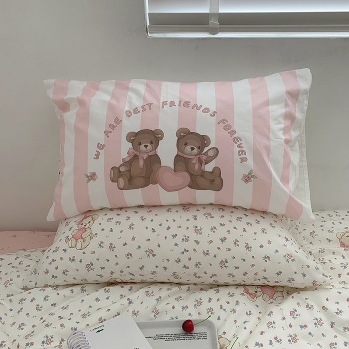 91家纺网 家纺一手货源 找家纺 柚可家居 2024新款40支纯棉活性印花四件套-小熊系列-实拍图第二组 碎花小熊-蝴蝶结粉