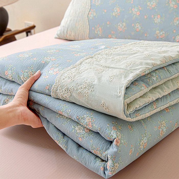 91家纺网 家纺一手货源 找家纺 Mata蔓塔家 2025新款春夏季蕾丝包边夏被三件套四件套 牧夏