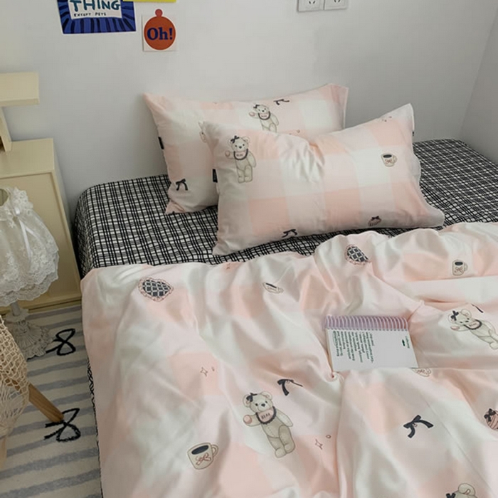 91家纺网 家纺一手货源 找家纺 柚可家居 2024新款40支纯棉活性印花四件套-小熊系列-实拍图第二组 糖果小熊 黑格