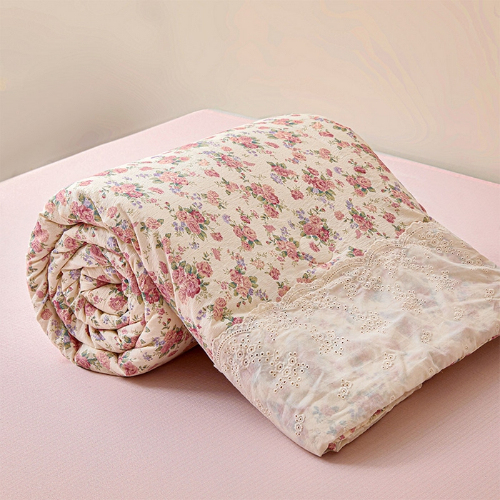 91家纺网 家纺一手货源 找家纺 Mata蔓塔家 2025新款春夏季蕾丝包边夏被三件套四件套 挽江