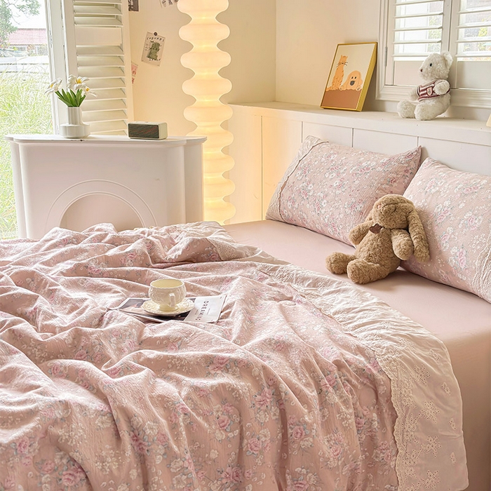 91家纺网 家纺一手货源 找家纺 Mata蔓塔家 2025新款春夏季蕾丝包边夏被三件套四件套 遇见春