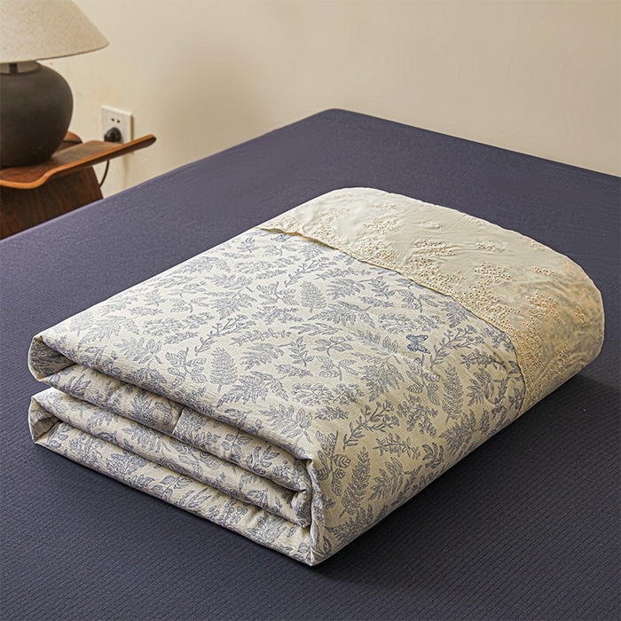 91家纺网 家纺一手货源 找家纺 Mata蔓塔家 2025新款春夏季蕾丝包边夏被三件套四件套 紫黛