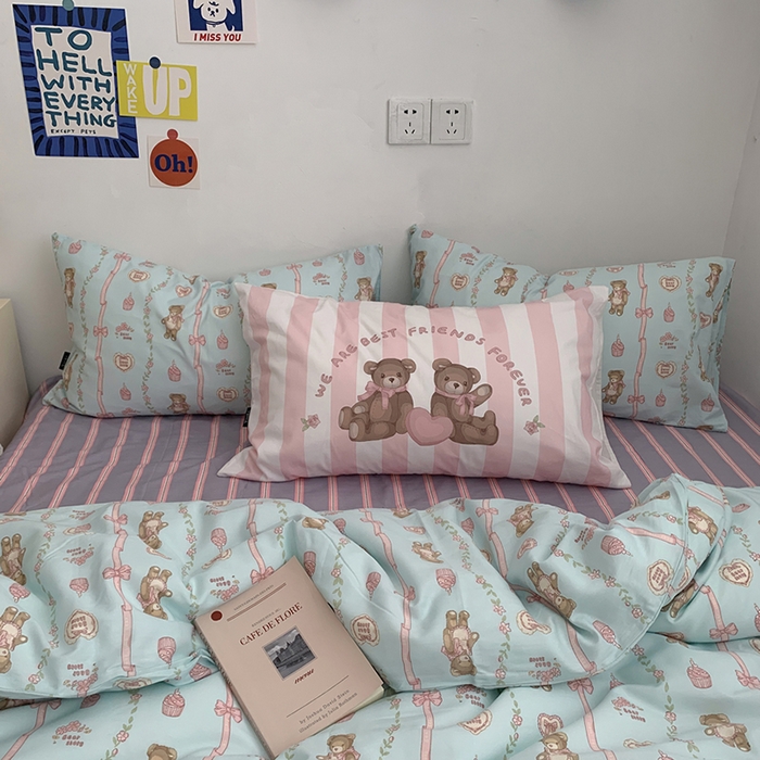 91家纺网 家纺一手货源 找家纺 柚可家居 2024新款40支纯棉活性印花四件套-小熊系列-实拍图第二组 甜酷小熊 条纹