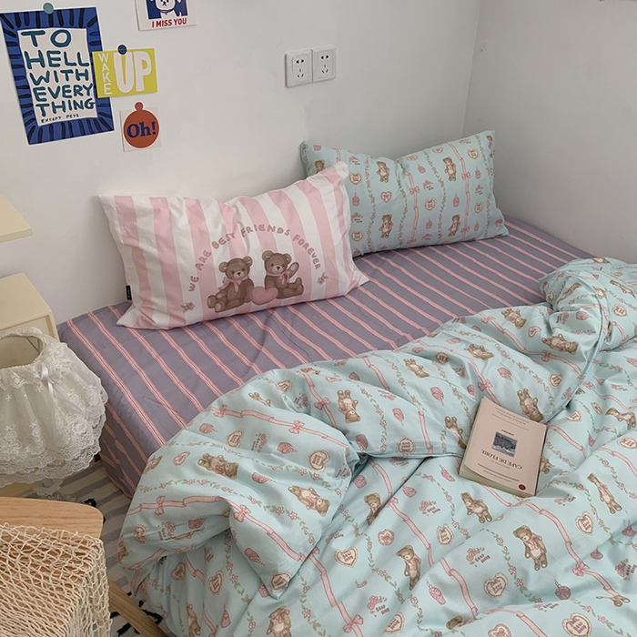 91家纺网 家纺一手货源 找家纺 柚可家居 2024新款40支纯棉活性印花四件套-小熊系列-实拍图第二组 甜酷小熊 条纹