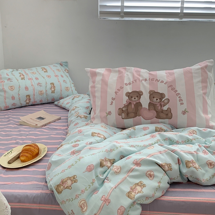 91家纺网 家纺一手货源 找家纺 柚可家居 2024新款40支纯棉活性印花四件套-小熊系列-实拍图第二组 甜酷小熊 条纹