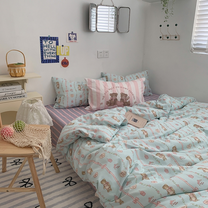 91家纺网 家纺一手货源 找家纺 柚可家居 2024新款40支纯棉活性印花四件套-小熊系列-实拍图第二组 甜酷小熊 条纹