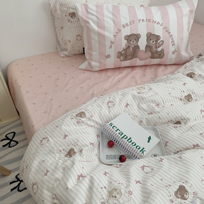 91家纺网 家纺一手货源 找家纺 柚可家居 2024新款40支纯棉活性印花四件套-小熊系列-实拍图第二组 小熊花花 蝴蝶结粉