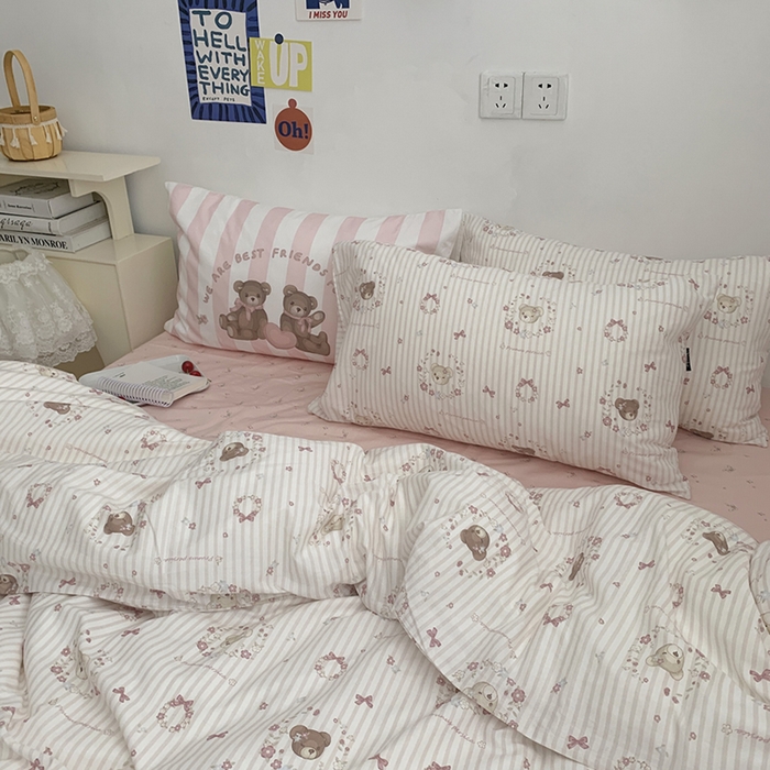 91家纺网 家纺一手货源 找家纺 柚可家居 2024新款40支纯棉活性印花四件套-小熊系列-实拍图第二组 小熊花花 蝴蝶结粉