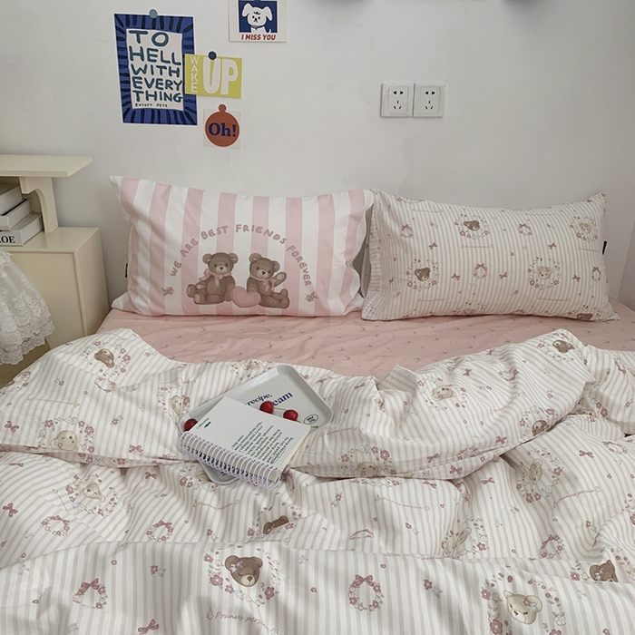 91家纺网 家纺一手货源 找家纺 柚可家居 2024新款40支纯棉活性印花四件套-小熊系列-实拍图第二组 小熊花花 蝴蝶结粉