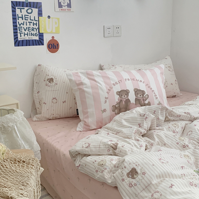 91家纺网 家纺一手货源 找家纺 柚可家居 2024新款40支纯棉活性印花四件套-小熊系列-实拍图第二组 小熊花花 蝴蝶结粉