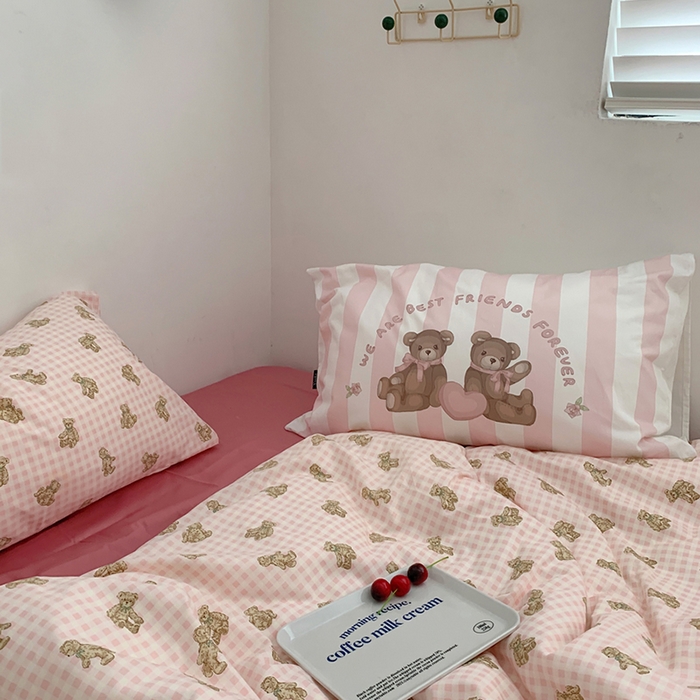 91家纺网 家纺一手货源 找家纺 柚可家居 2024新款40支纯棉活性印花四件套-小熊系列-实拍图第二组 潮流派粉 枣红