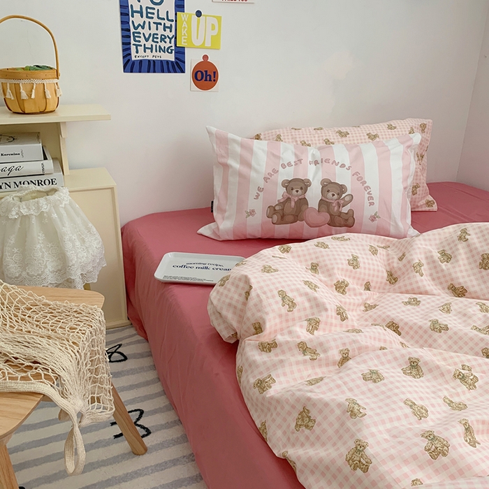 91家纺网 家纺一手货源 找家纺 柚可家居 2024新款40支纯棉活性印花四件套-小熊系列-实拍图第二组 潮流派粉 枣红