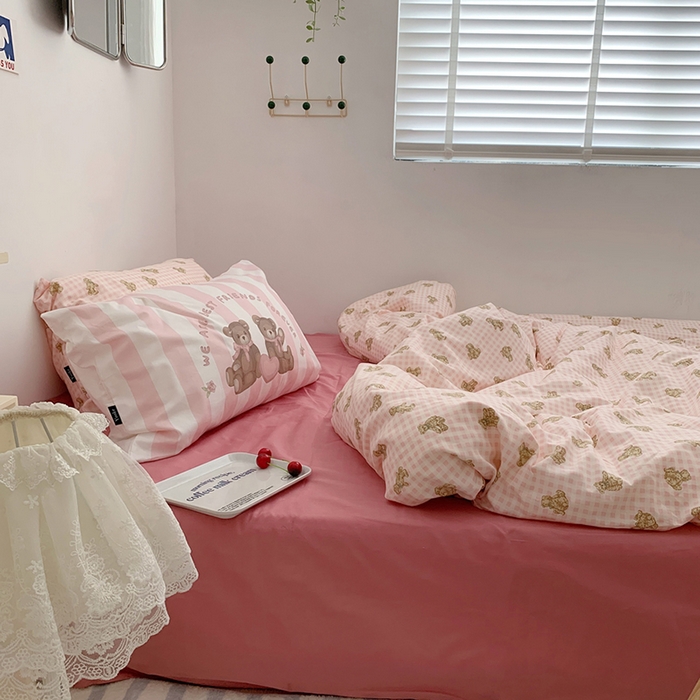 91家纺网 家纺一手货源 找家纺 柚可家居 2024新款40支纯棉活性印花四件套-小熊系列-实拍图第二组 潮流派粉 枣红