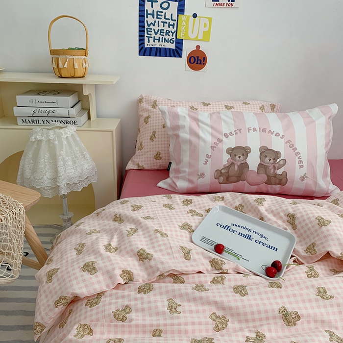 91家纺网 家纺一手货源 找家纺 柚可家居 2024新款40支纯棉活性印花四件套-小熊系列-实拍图第二组 潮流派粉 枣红