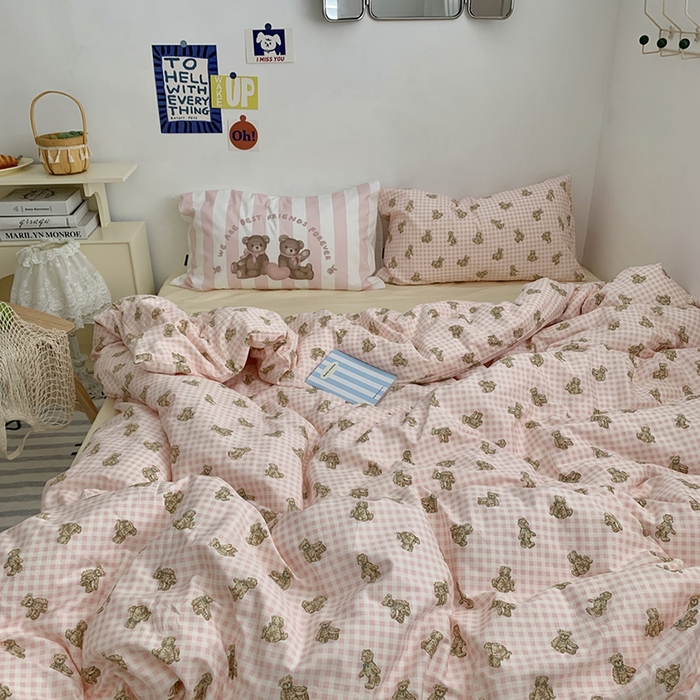 91家纺网 家纺一手货源 找家纺 柚可家居 2024新款40支纯棉活性印花四件套-小熊系列-实拍图第二组 潮流派粉 闪光米