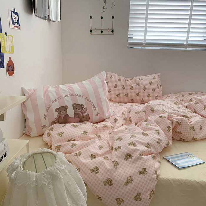 91家纺网 家纺一手货源 找家纺 柚可家居 2024新款40支纯棉活性印花四件套-小熊系列-实拍图第二组 潮流派粉 闪光米