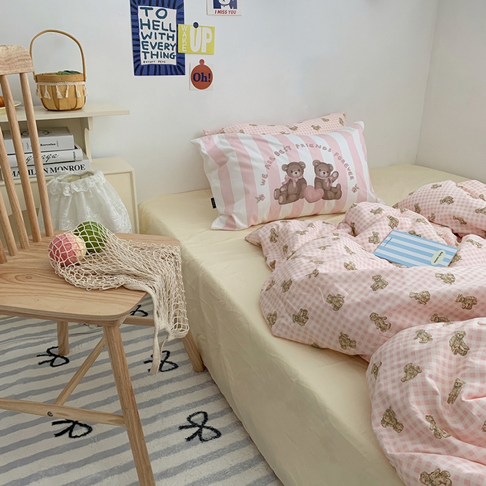 91家纺网 家纺一手货源 找家纺 柚可家居 2024新款40支纯棉活性印花四件套-小熊系列-实拍图第二组 潮流派粉 闪光米