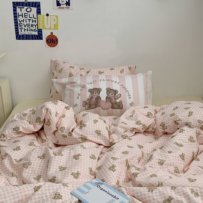 91家纺网 家纺一手货源 找家纺 柚可家居 2024新款40支纯棉活性印花四件套-小熊系列-实拍图第二组 潮流派粉 闪光米