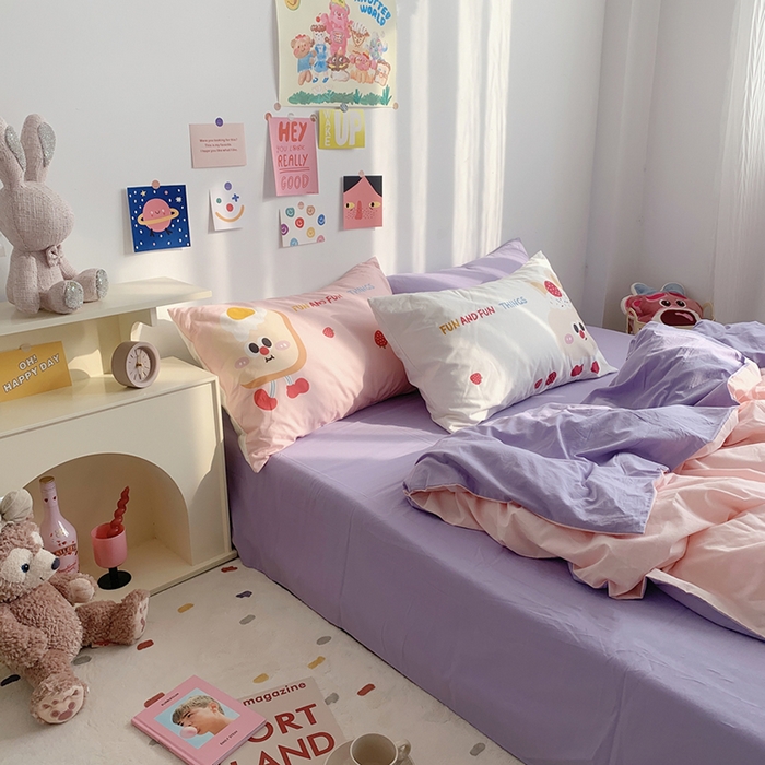 91家纺网 家纺一手货源 找家纺 柚可家居 2024新款定版枕套水洗棉四件套 草莓芝士 粉紫+紫