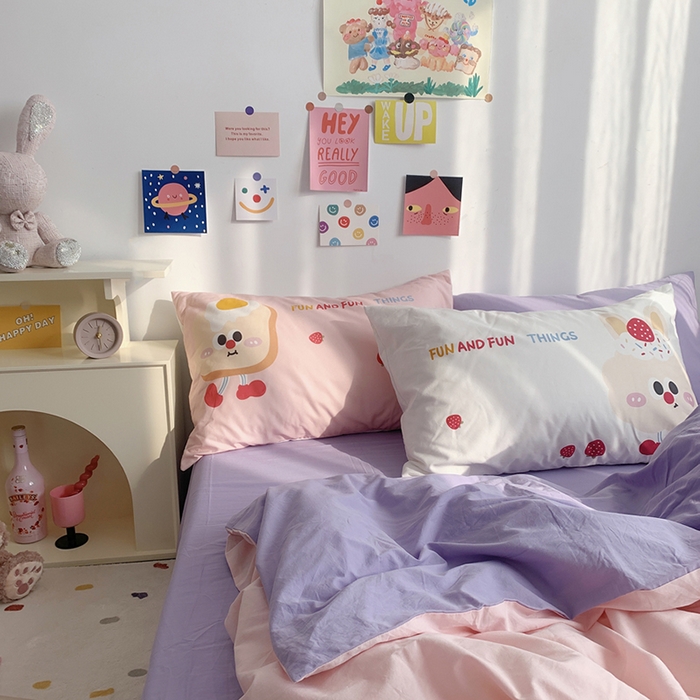 91家纺网 家纺一手货源 找家纺 柚可家居 2024新款定版枕套水洗棉四件套 草莓芝士 粉紫+紫