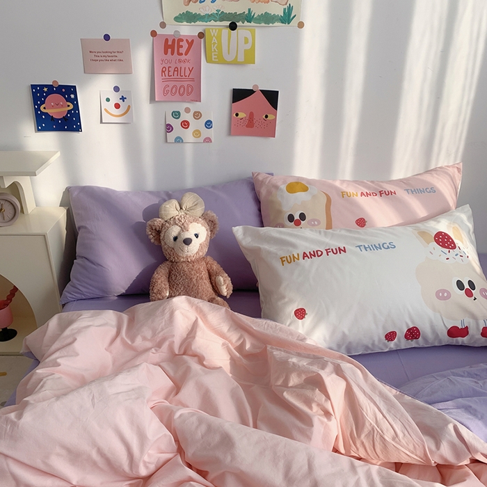 91家纺网 家纺一手货源 找家纺 柚可家居 2024新款定版枕套水洗棉四件套 草莓芝士 粉紫+紫