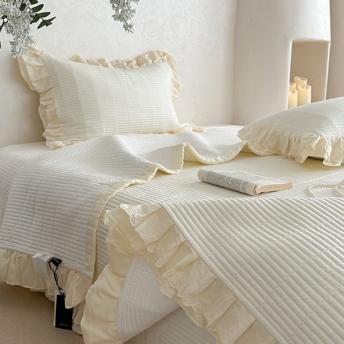 91家纺网 家纺一手货源 找家纺 琳可家居 2025新款轻法系列双层花边100%莱赛尔纤维床盖三件套可搭配同款被套（提供买家秀） 香草白