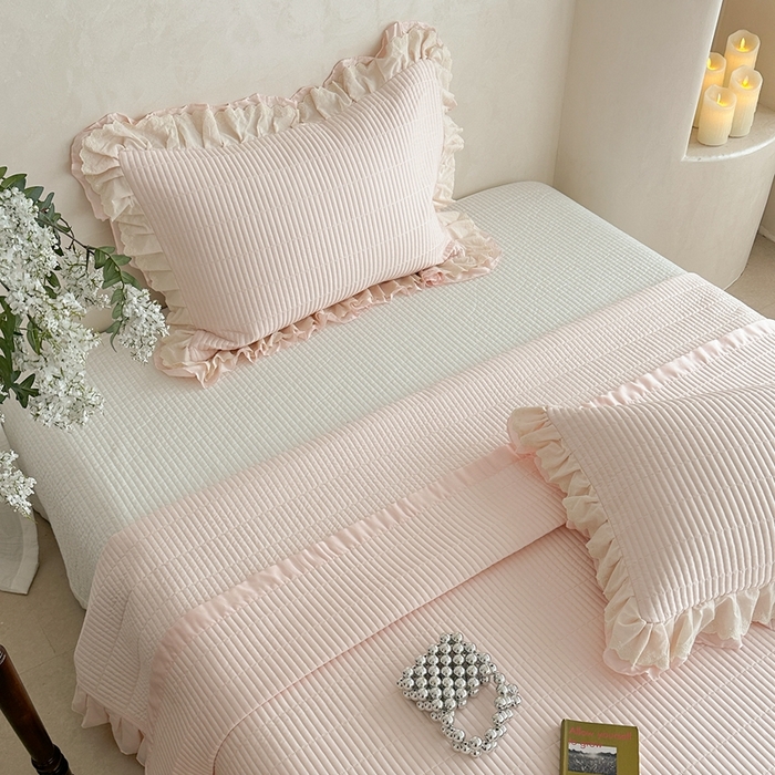 91家纺网 家纺一手货源 找家纺 琳可家居 2025新款轻法系列双层花边100%莱赛尔纤维床盖三件套可搭配同款被套（提供买家秀） 樱花粉