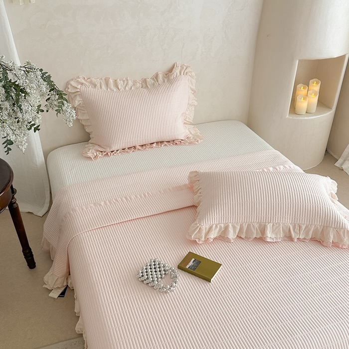 91家纺网 家纺一手货源 找家纺 琳可家居 2025新款轻法系列双层花边100%莱赛尔纤维床盖三件套可搭配同款被套（提供买家秀） 樱花粉