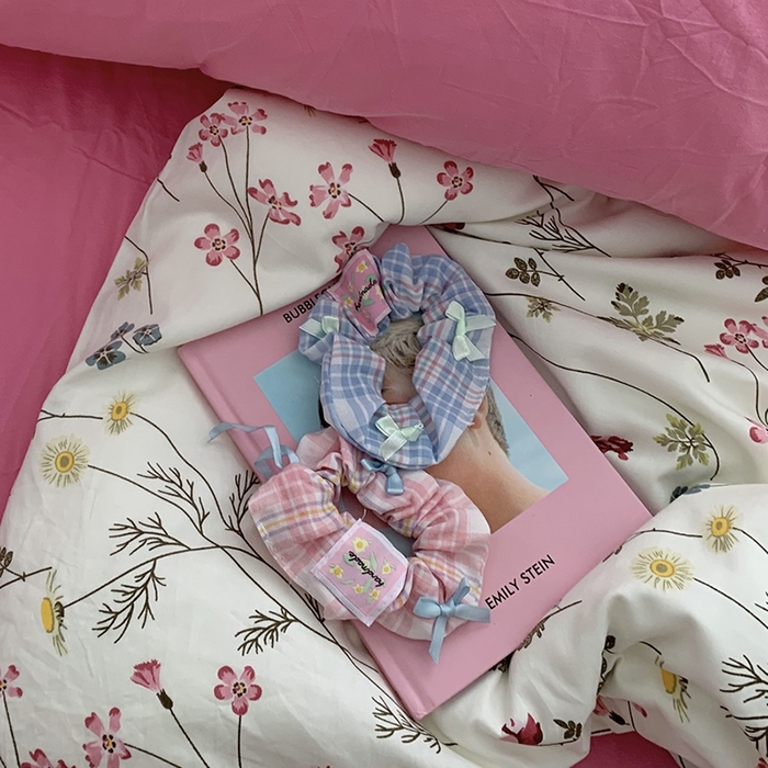 91家纺网 家纺一手货源 找家纺 柚可家居 2024秋季新款40支全棉斜纹四件套-小漫春 小时光-桃红