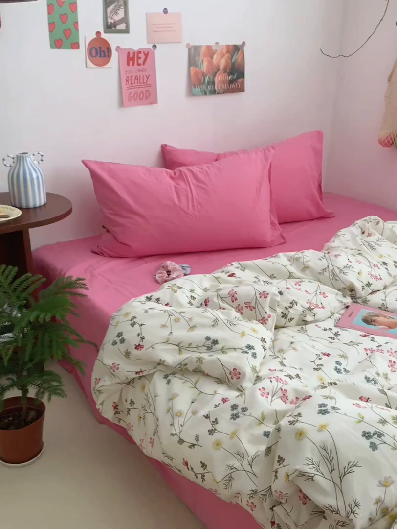 91家纺网 家纺一手货源 找家纺 柚可家居 2024秋季新款40支全棉斜纹四件套-小漫春 小时光-桃红