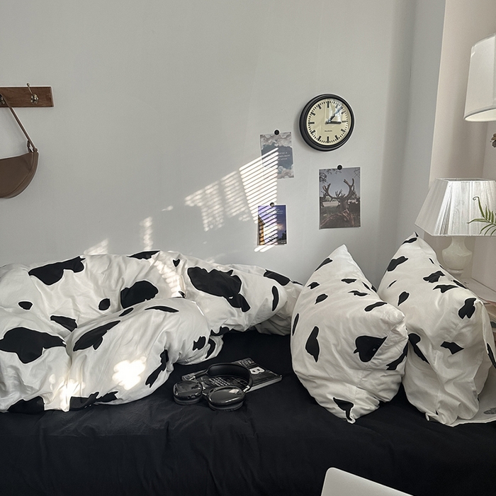 91家纺网 家纺一手货源 找家纺 柚可家居 2024秋季新款40支全棉斜纹四件套-小漫春 非黑即白 实拍第二组