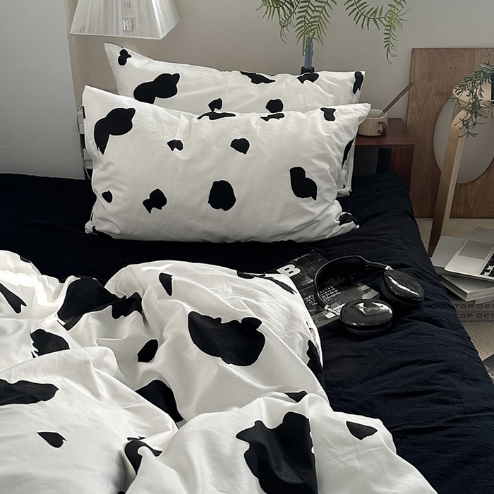 91家纺网 家纺一手货源 找家纺 柚可家居 2024秋季新款40支全棉斜纹四件套-小漫春 非黑即白 实拍第二组