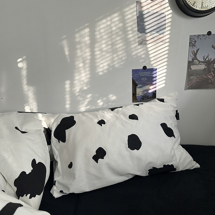 91家纺网 家纺一手货源 找家纺 柚可家居 2024秋季新款40支全棉斜纹四件套-小漫春 非黑即白 实拍第二组