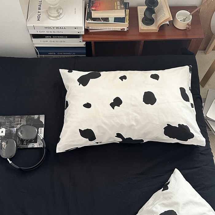 91家纺网 家纺一手货源 找家纺 柚可家居 2024秋季新款40支全棉斜纹四件套-小漫春 非黑即白 实拍第二组