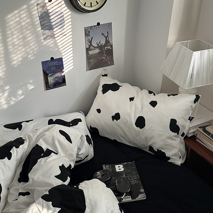 91家纺网 家纺一手货源 找家纺 柚可家居 2024秋季新款40支全棉斜纹四件套-小漫春 非黑即白 实拍第二组