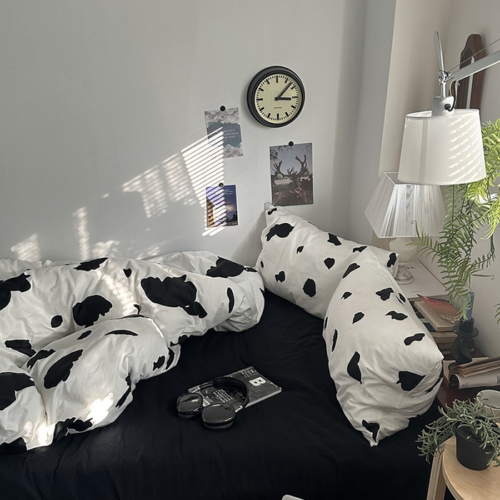 91家纺网 家纺一手货源 找家纺 柚可家居 2024秋季新款40支全棉斜纹四件套-小漫春 非黑即白 实拍第二组