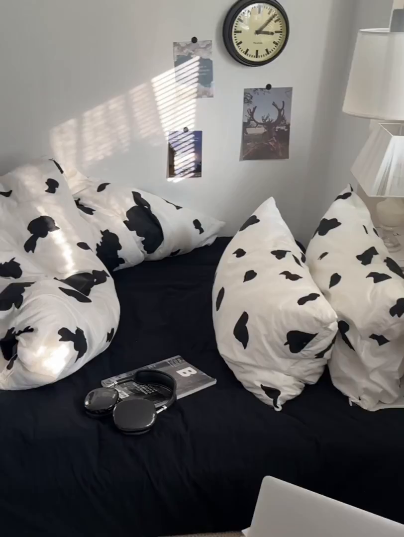 91家纺网 家纺一手货源 找家纺 柚可家居 2024秋季新款40支全棉斜纹四件套-小漫春 非黑即白 实拍第二组