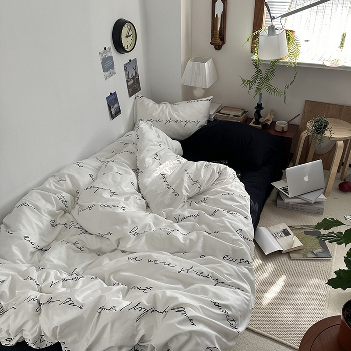 91家纺网 家纺一手货源 找家纺 柚可家居 2024秋季新款40支全棉斜纹四件套-小漫春 英文信 实拍第二组