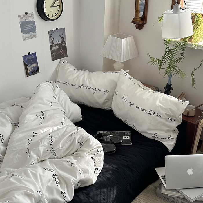 91家纺网 家纺一手货源 找家纺 柚可家居 2024秋季新款40支全棉斜纹四件套-小漫春 英文信 实拍第二组