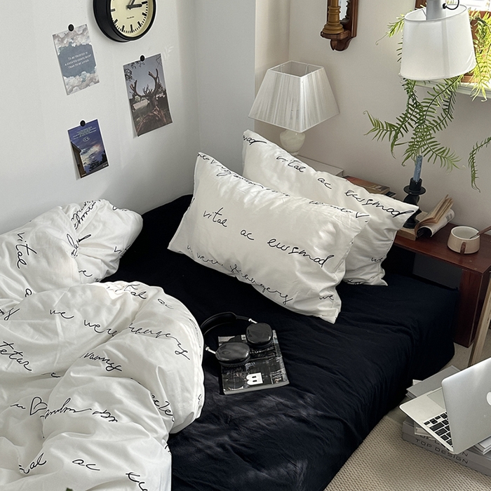 91家纺网 家纺一手货源 找家纺 柚可家居 2024秋季新款40支全棉斜纹四件套-小漫春 英文信 实拍第二组